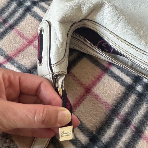 Authentic Gucci Leather Hobo - Picture 4 of 16